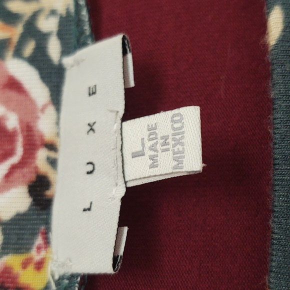 *SALE* EUC Luxe Maroon Floral Bell Sleeve Top Size L - Picture 3 of 4